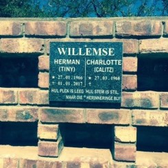 Plaque_3.jpg